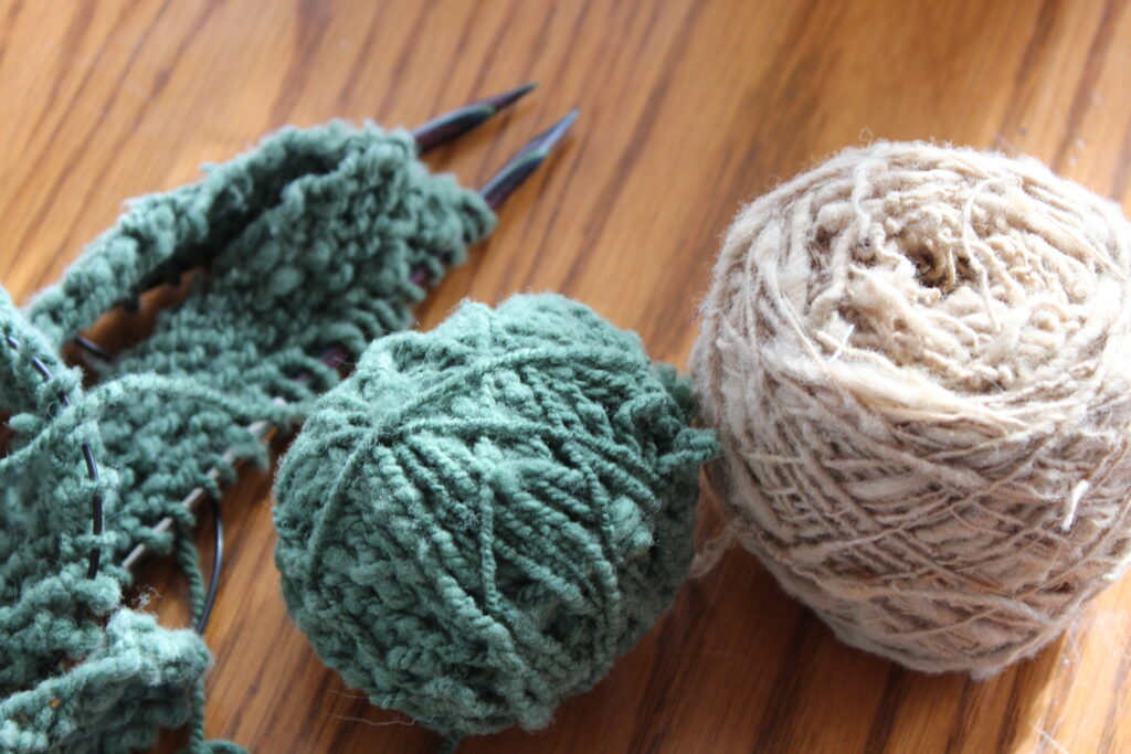 Two-ply and single-ply yarn balls 
